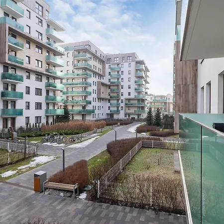Cosy & Bright With Parking On The Cystersow Street By Renters Apartment *